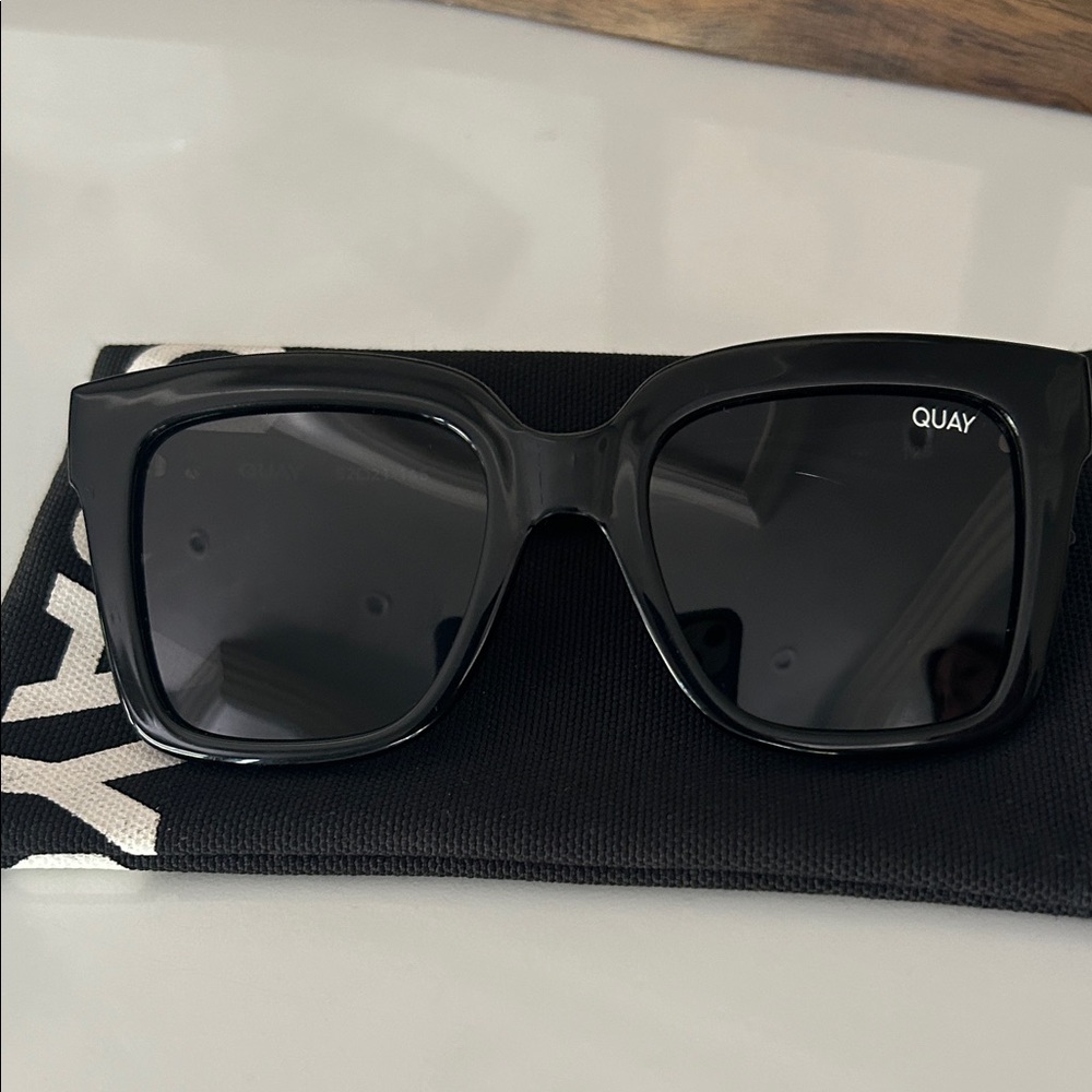 Quay Australia Black Square-Frame Sunglasses for Women - Picture 5 of 5